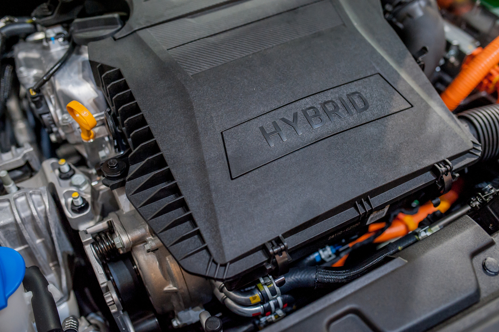 The Pros and Cons of Hybrid Car technology